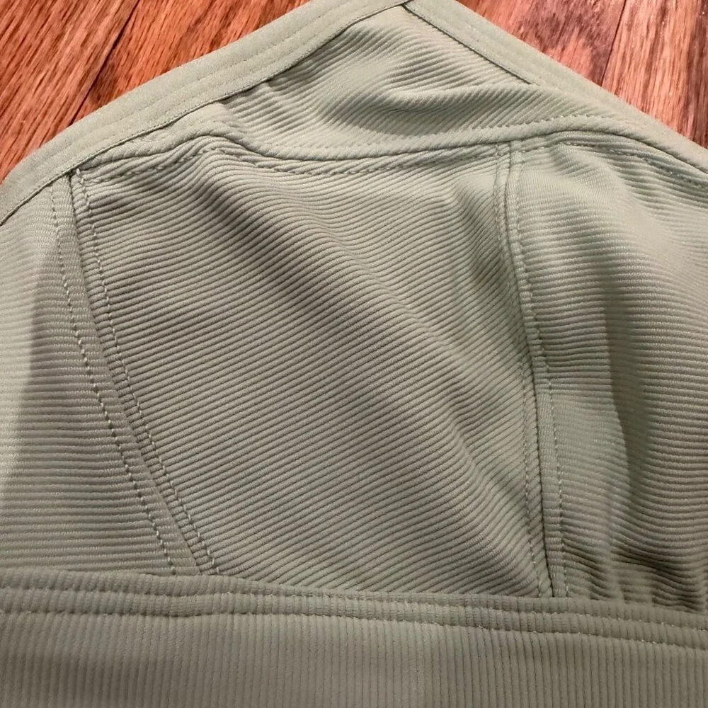 AERIE WOMENS SAGE GREEN SPORTS BRA SMALL